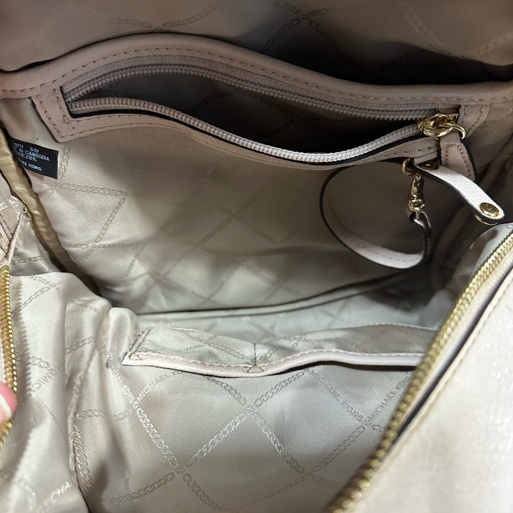 Authentic Michael Kors Beige Backpack and Wallet Set - Picture 4 of 11
